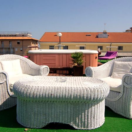Residence Divina Rimini Eksteriør bilde