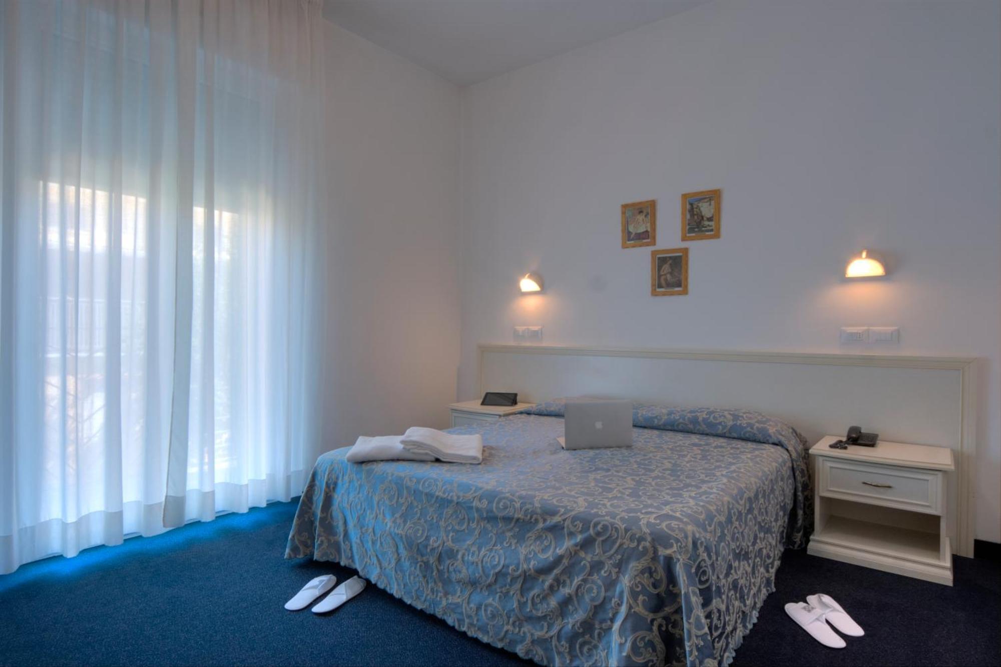 Residence Divina Rimini Eksteriør bilde