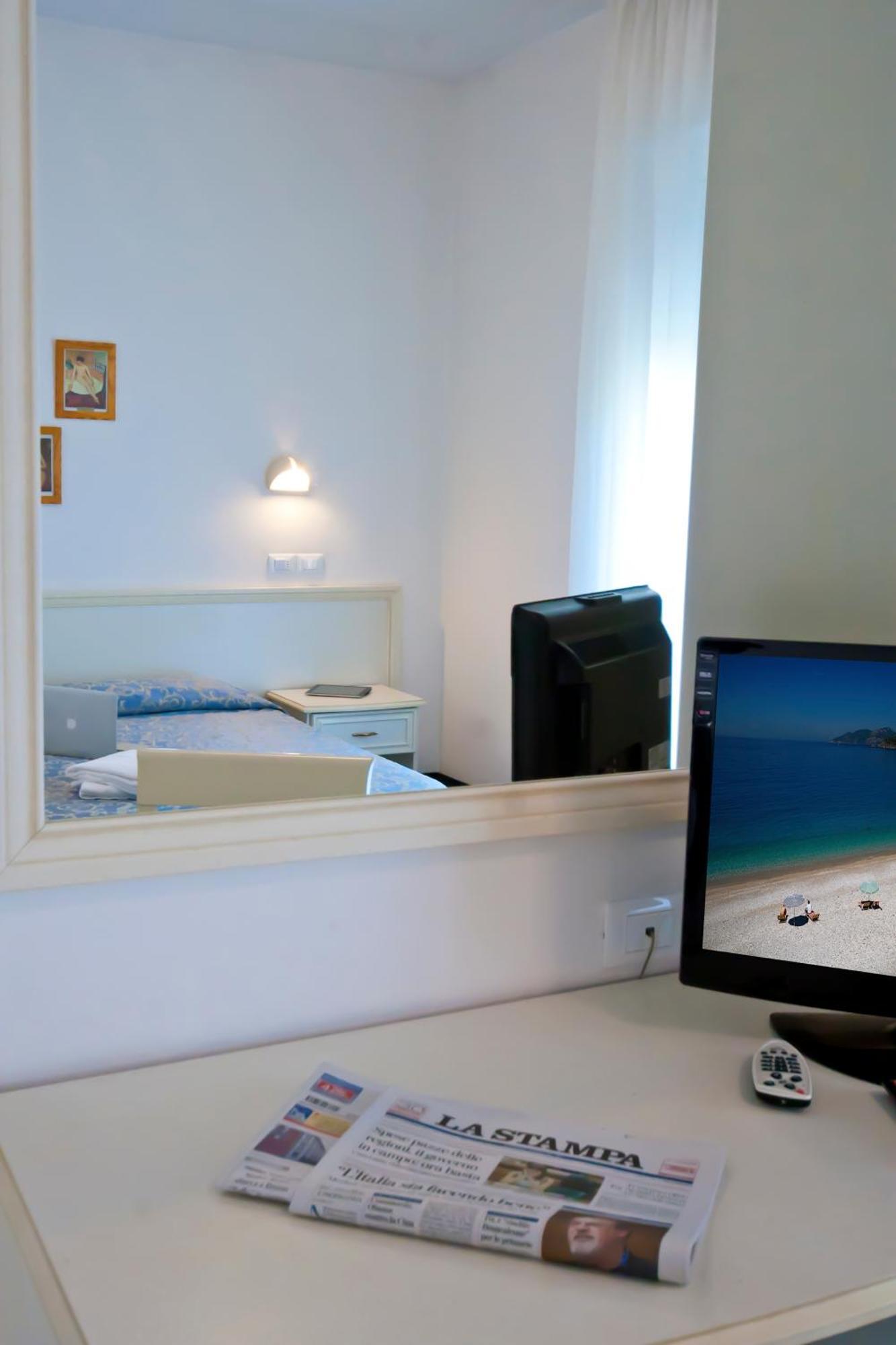 Residence Divina Rimini Eksteriør bilde