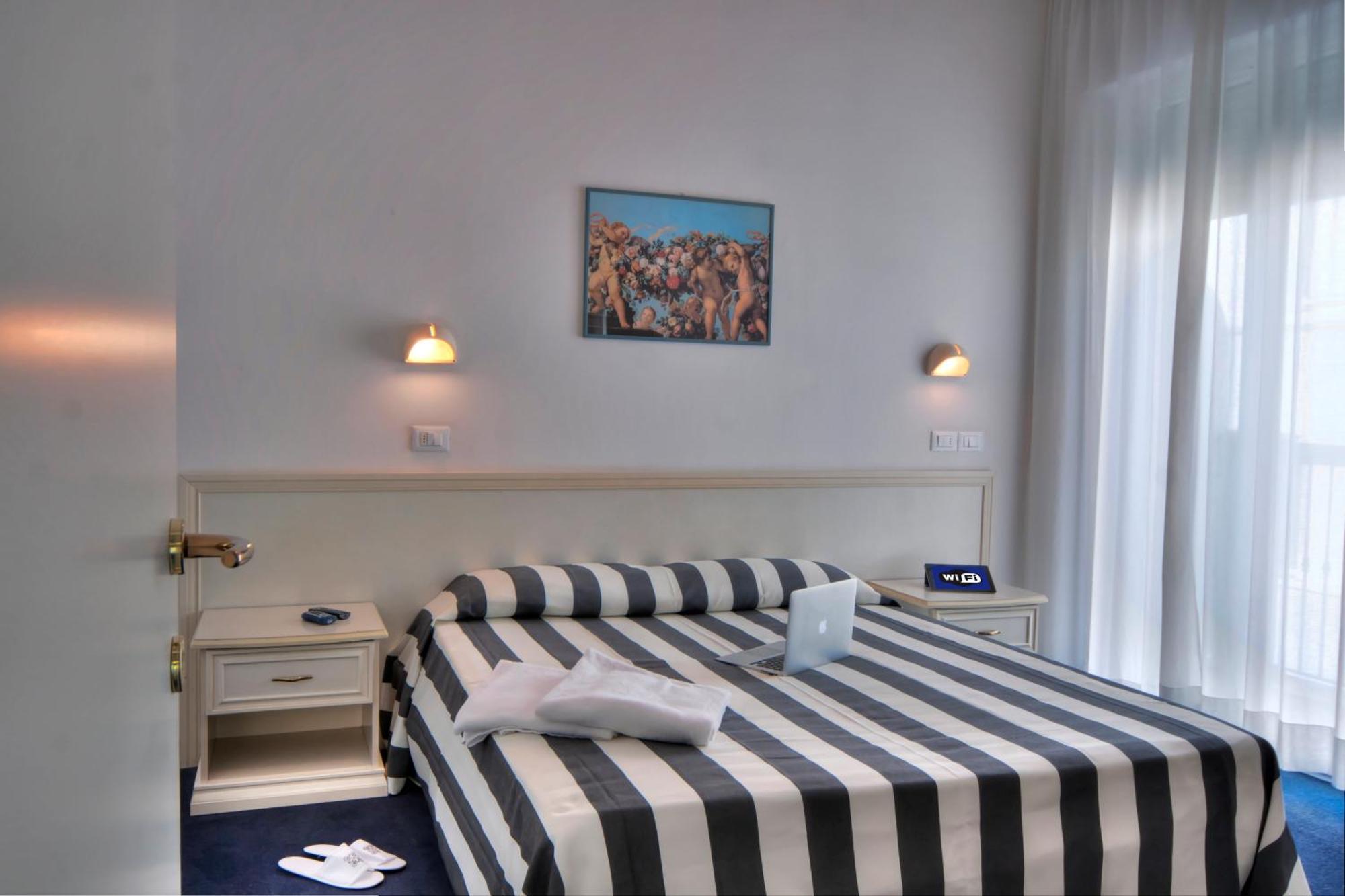 Residence Divina Rimini Eksteriør bilde